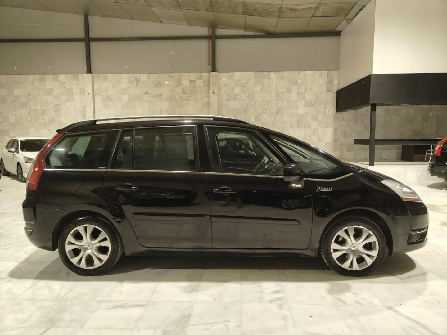 Citroen C4 Grand Picasso 2.0HDI Exclusive+ CMP Zwart - 2