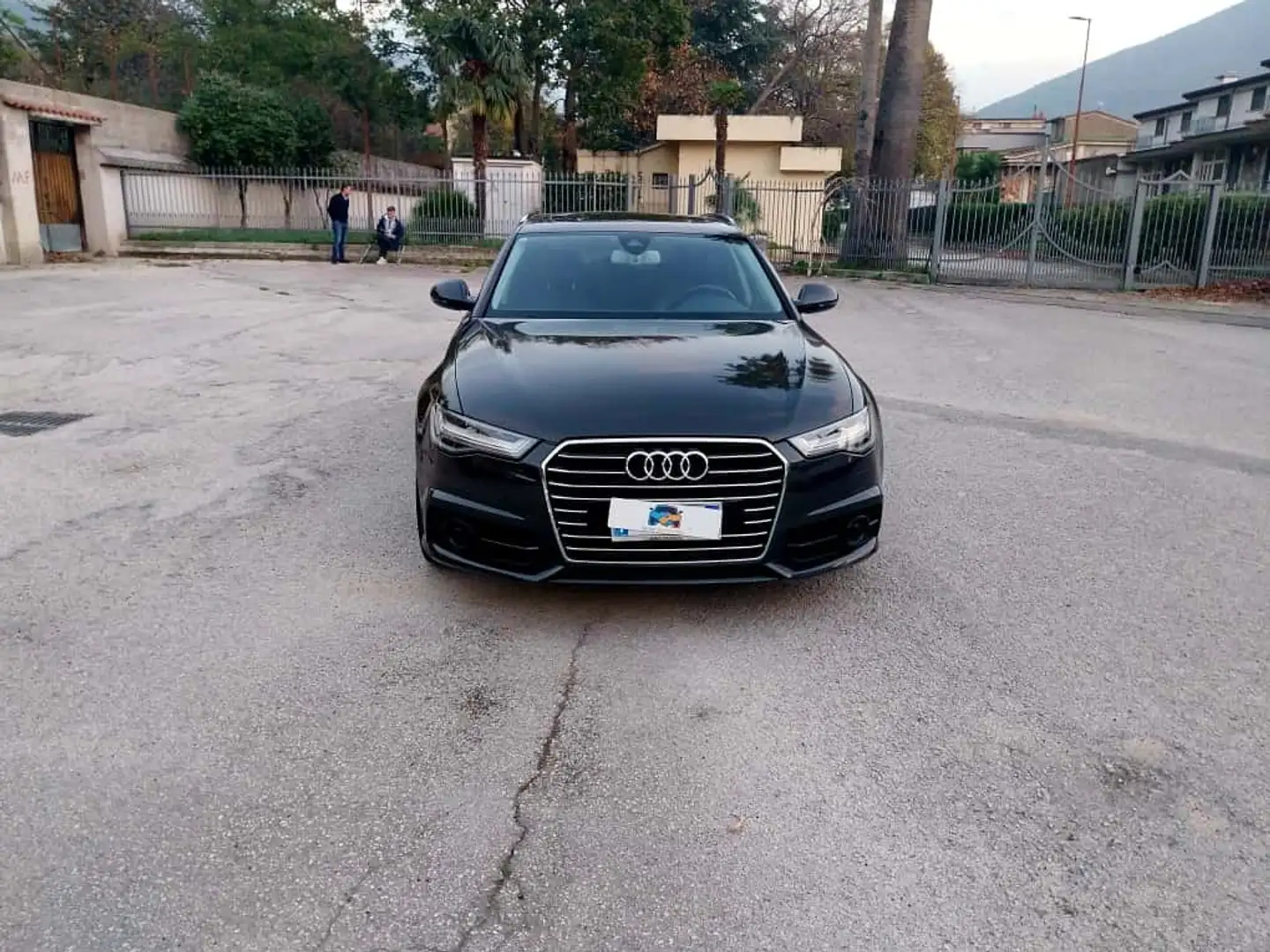 Audi A6 AVANT Noir - 1