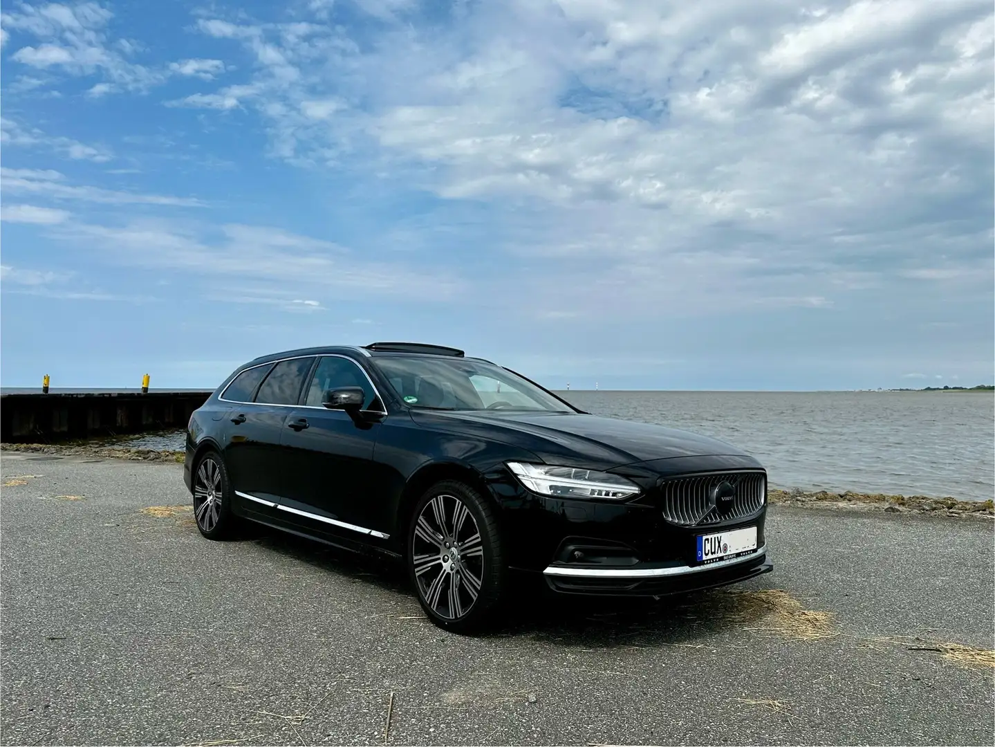 Volvo V90 B4 D Plus Bright Fekete - 1