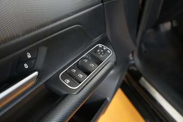 Mercedes-Benz B-Class view 15