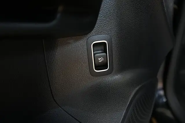 Mercedes-Benz B-Class view 13