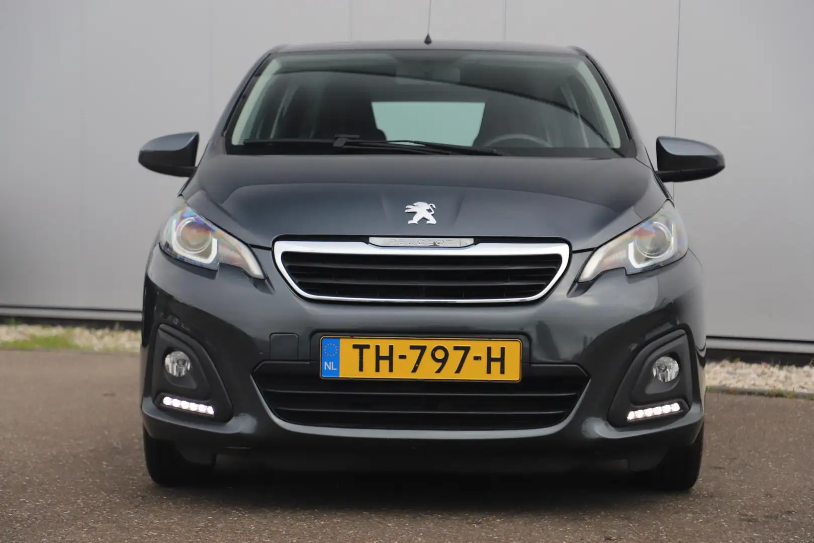 Peugeot 108 1.0 e-VTi Active Airco Radio Bluetooth Grijs Metal Gris - 2