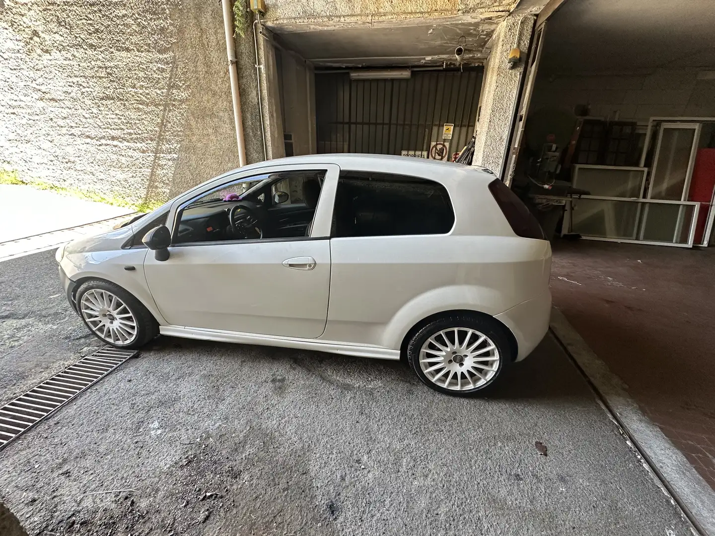 Fiat Grande Punto 3p 1.9 mjt Sport 130cv 6m - 2