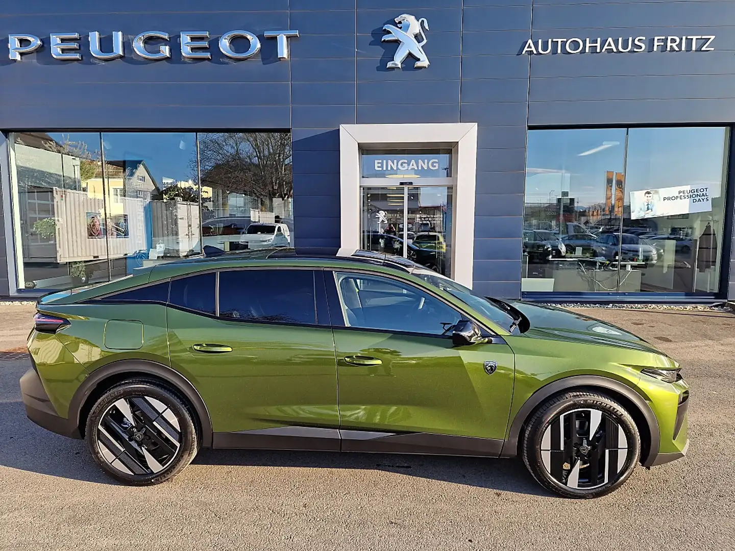 Peugeot 408 Hybrid 145 e-DCS6 GT Grün - 2