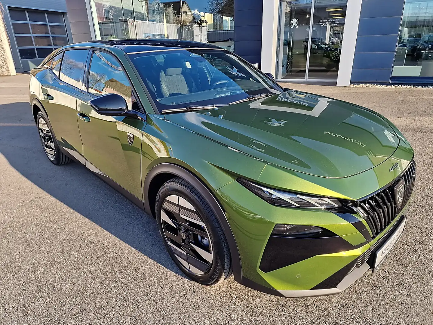 Peugeot 408 Hybrid 145 e-DCS6 GT Grün - 1