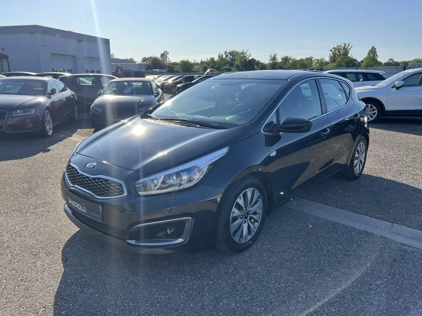 Kia Ceed / cee'd II 1.0 T-GDi 120ch 1erMain GPS Caméra 97,000Kms Noir - 1