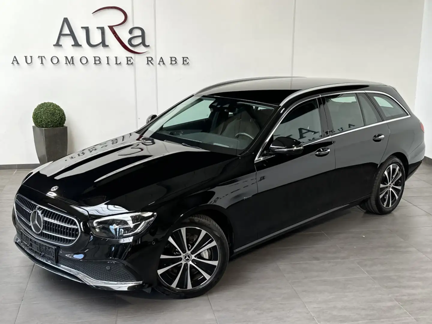 Mercedes-Benz E 300 T Avantgarde NAV+LED+WIDESCREEN+360°+ACC Siyah - 2
