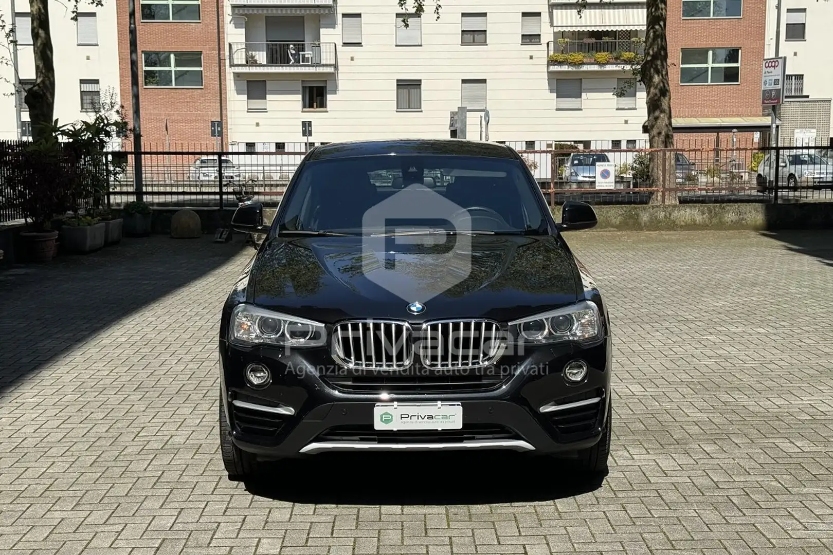 BMW X4 X4 xDrive20d xLine Fekete - 2