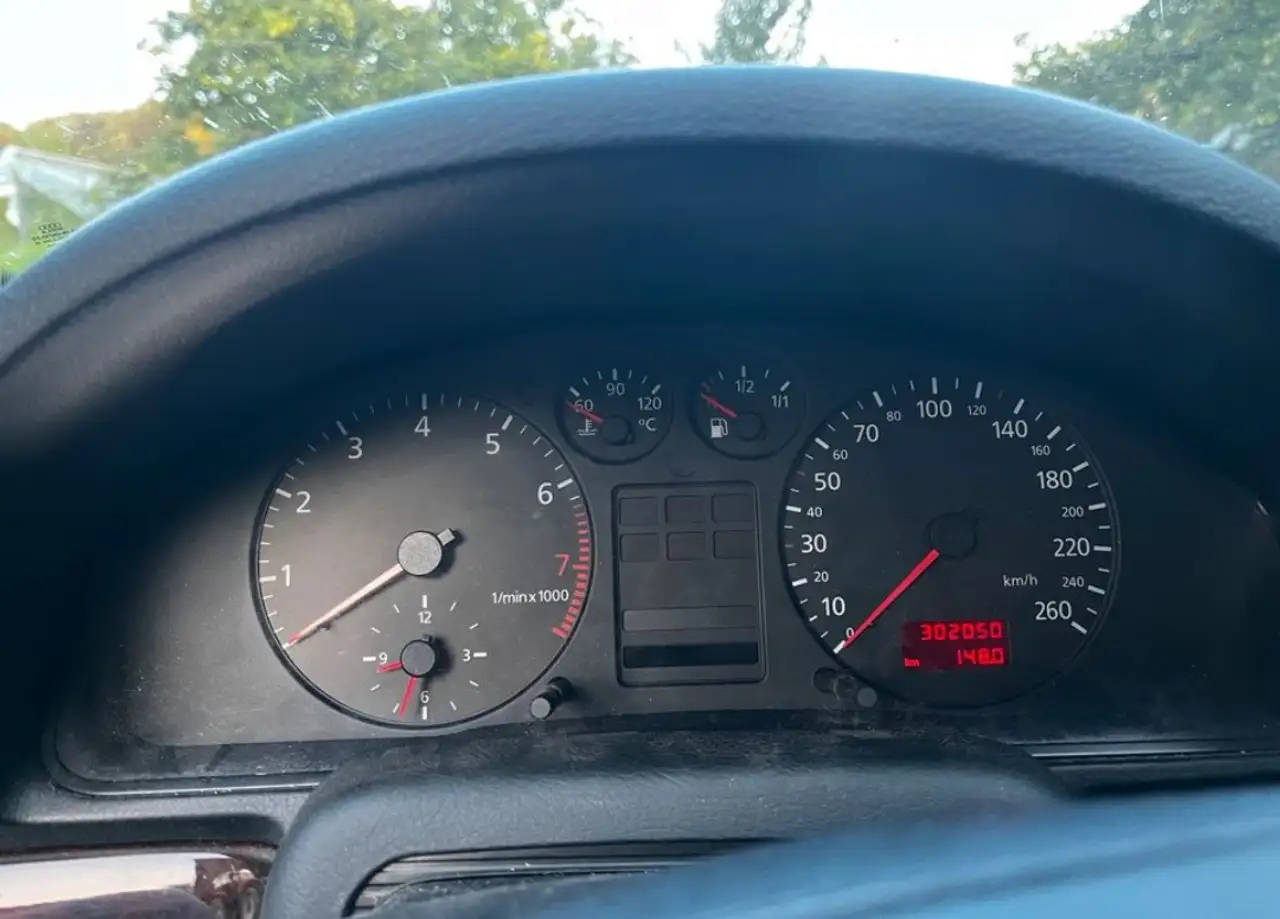 Audi A4 1.6, foto 4