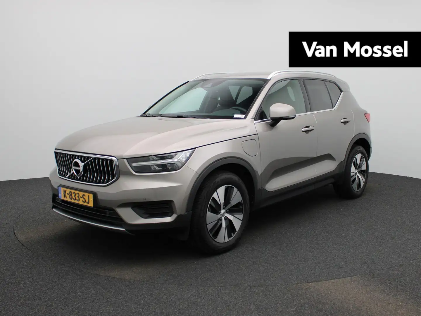 Volvo XC40 1.5 T4 Recharge Inscription Expression | TREKHAAK Gris - 1