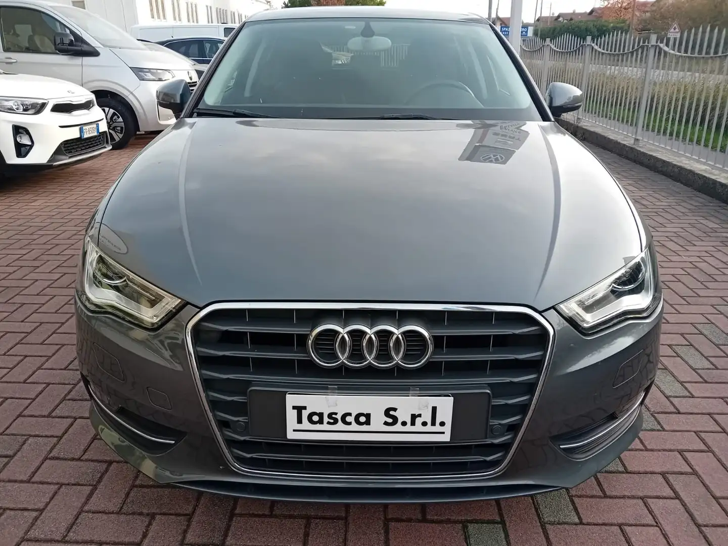 Audi A3 Sportback 1.4 g-tron Ambiente Grigio - 1