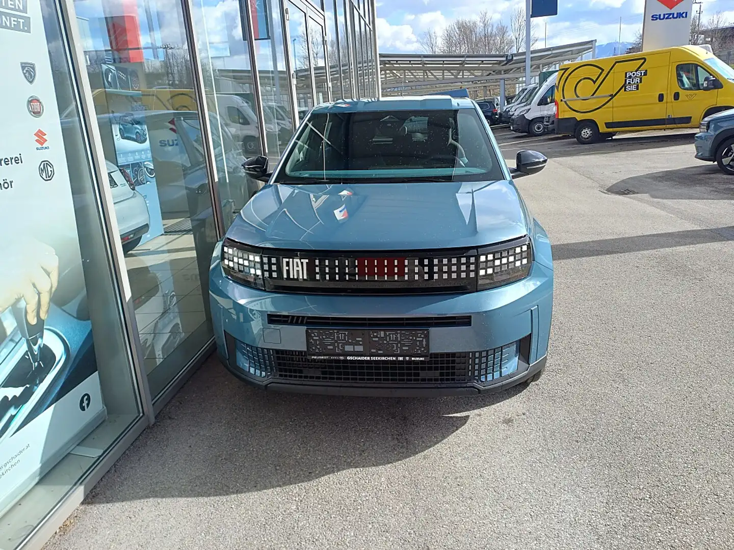Fiat Grande Panda Hybrid mHEV 110 6-Gang eDCT Icon Blau - 2