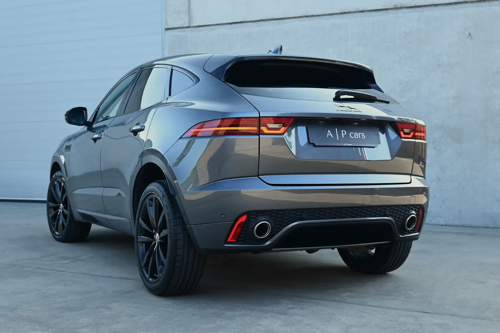 Jaguar E-Pace 2.0 T AWD R-Dynamic | meridian | leather | LED Gris - 2