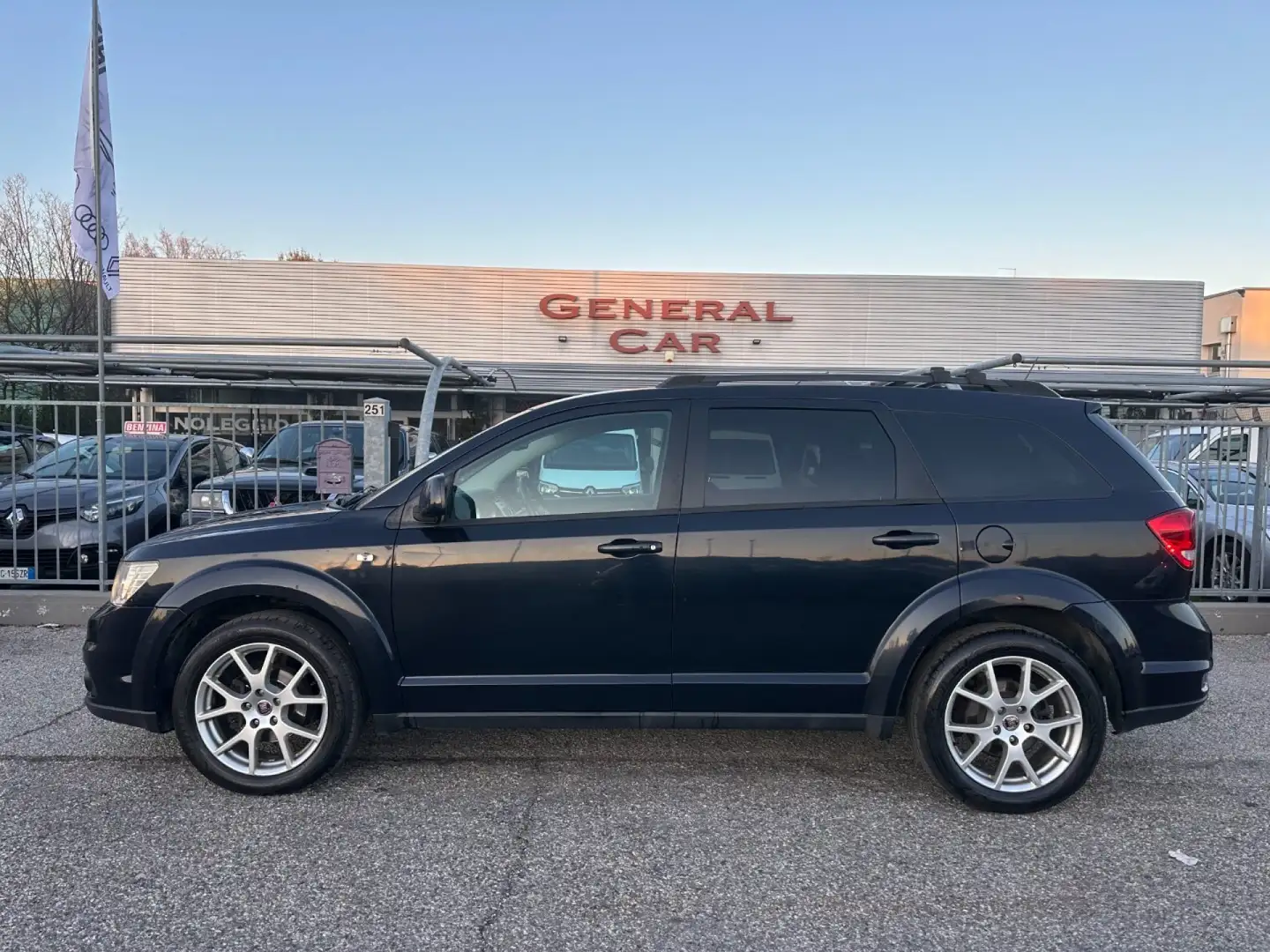 Fiat Freemont 2.0 Multijet 140 CV Urban Schwarz - 1