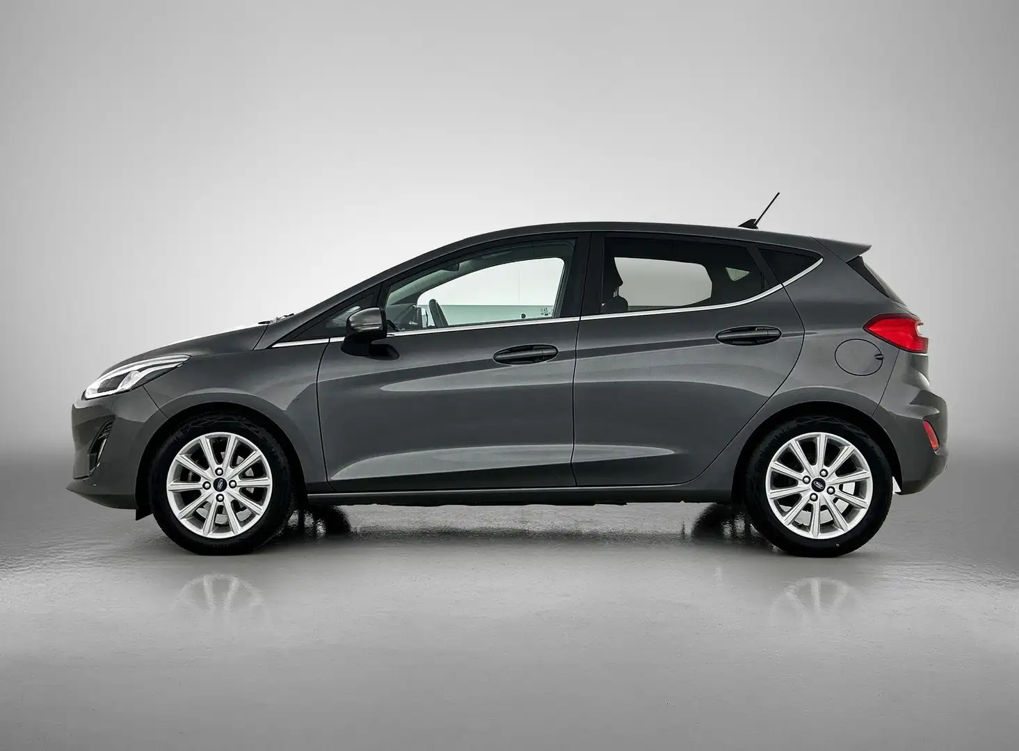 Ford Fiesta 1.0 EcoBoost Titanium X | NAVIGATIE | BLUETOOTH | Grijs - 2
