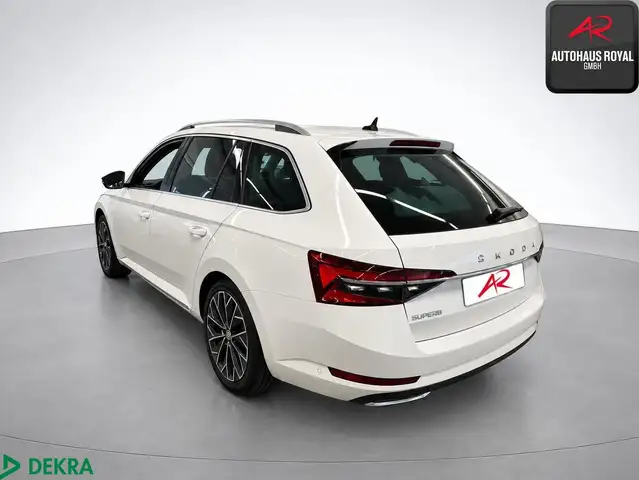 Skoda Superb view 4