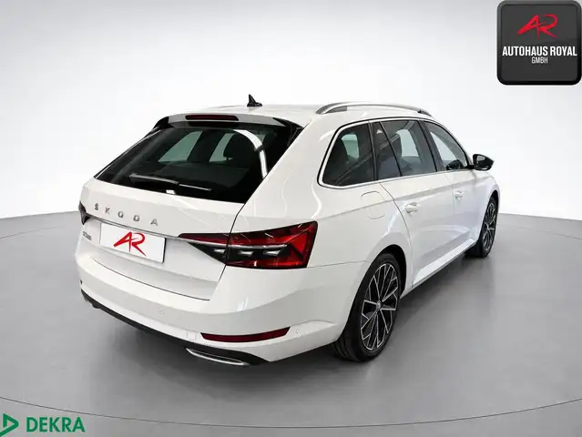 Skoda Superb view 3