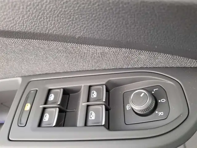 Volkswagen Golf view 15