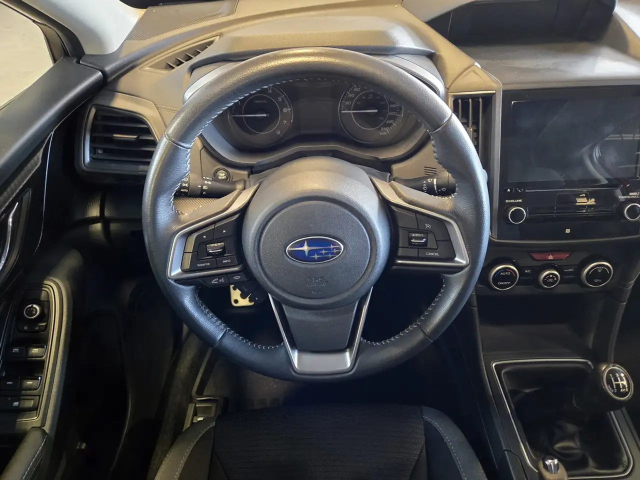 Subaru Impreza снимка Subaru Impreza