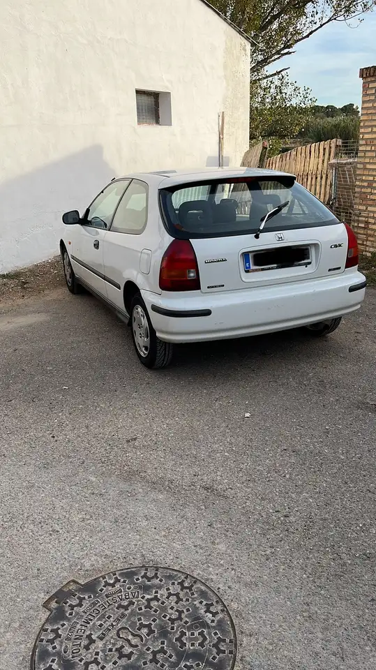 Honda Civic 1.5i-16 LSI, foto 2