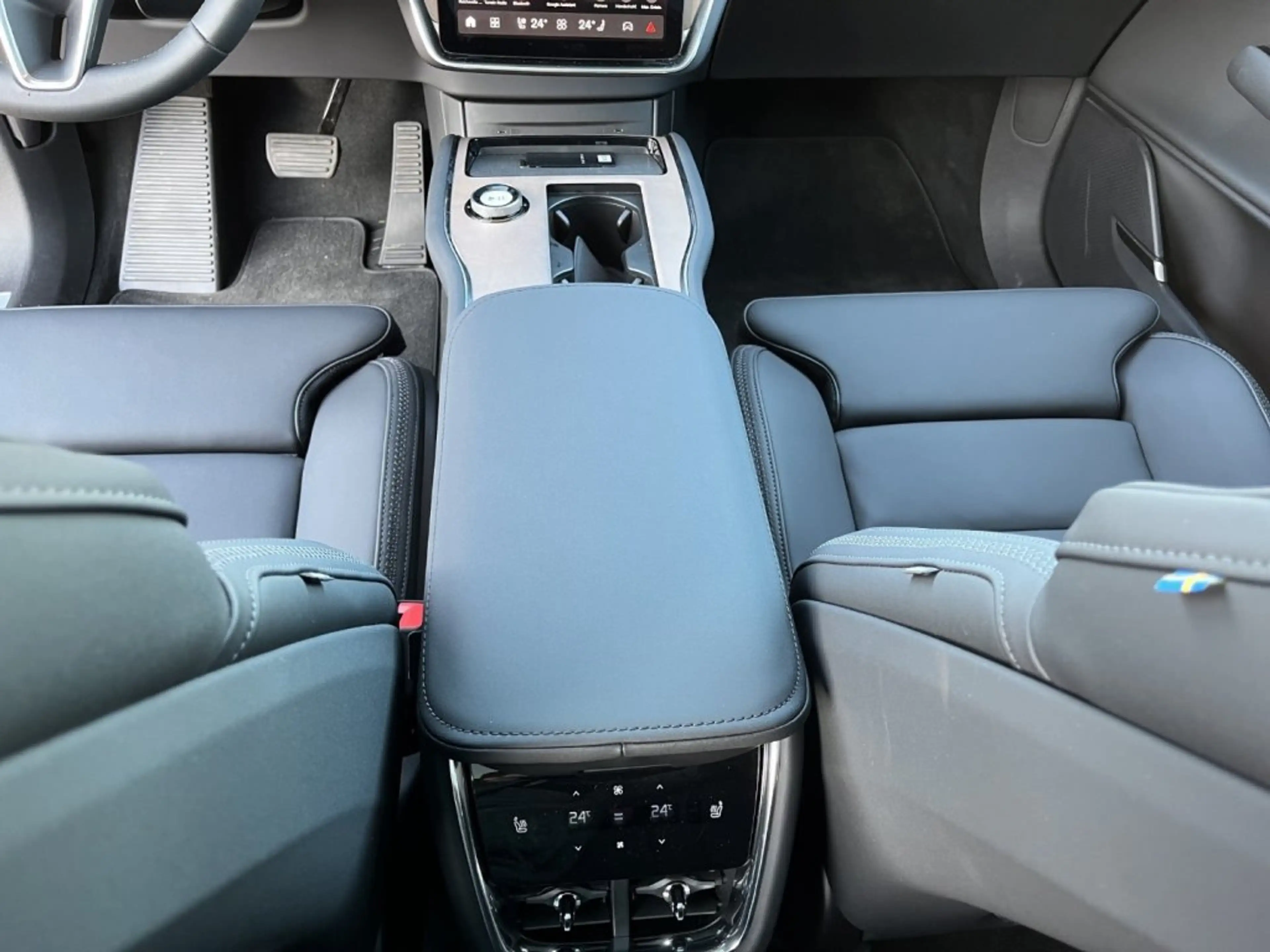 Volvo EX90 Ultra, Twin Motor Performance, Vollelektrisch, 7 Sitze — photo 12