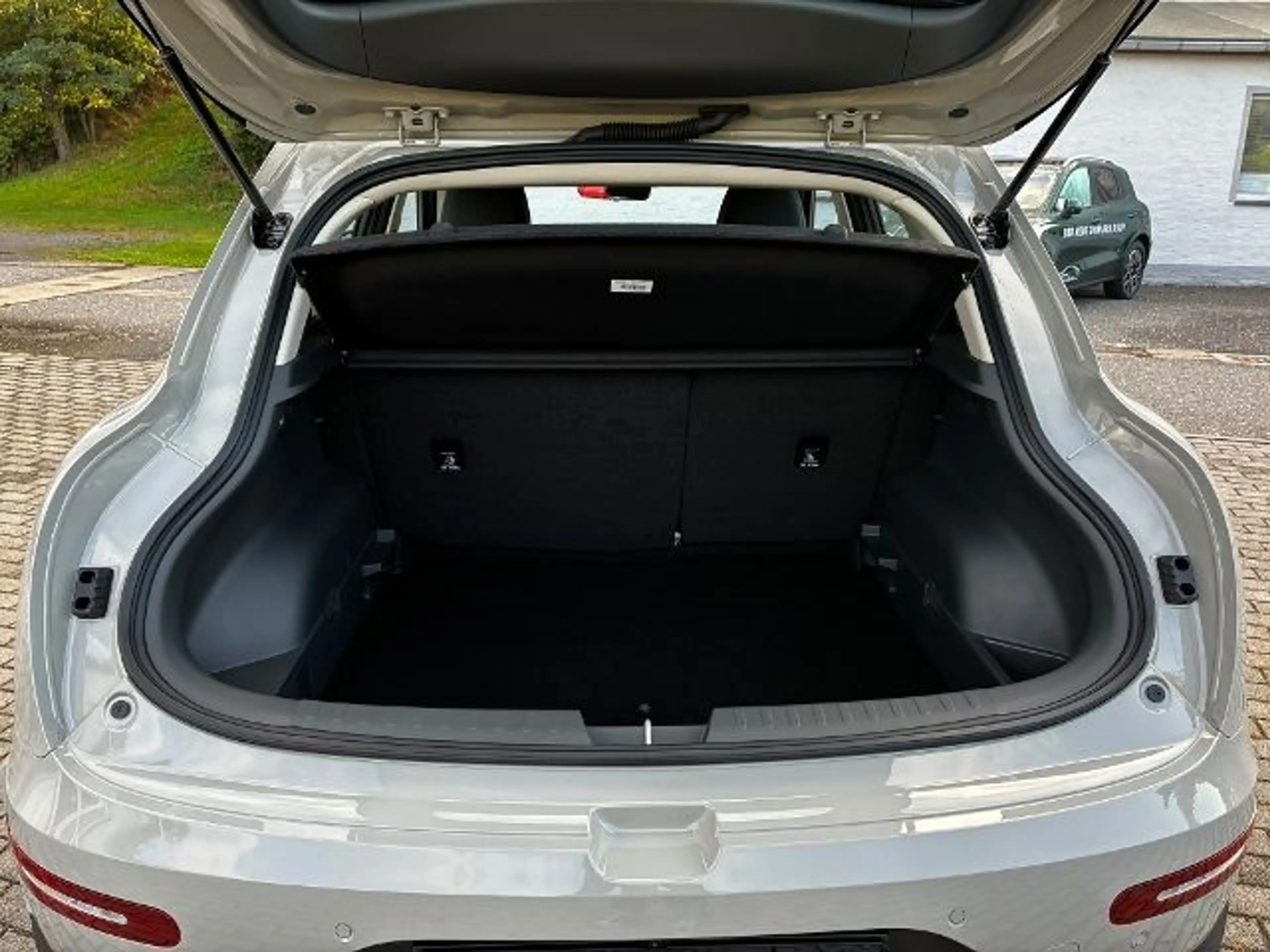 GWM ORA 5 SUV Hybrid Premium 7 Jahre Garantie ! — photo 11