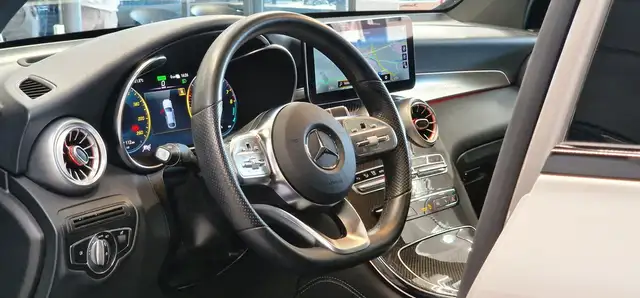 Mercedes-Benz GLC view 12