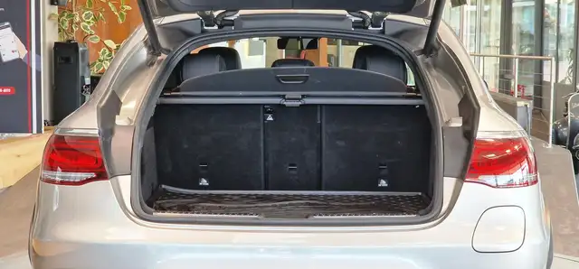 Mercedes-Benz GLC view 9