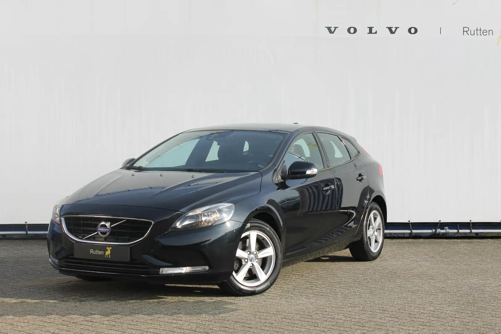 Volvo V40 T3 152PK Kinetic Navigatie / Cruise Control / Pana Zwart - 2