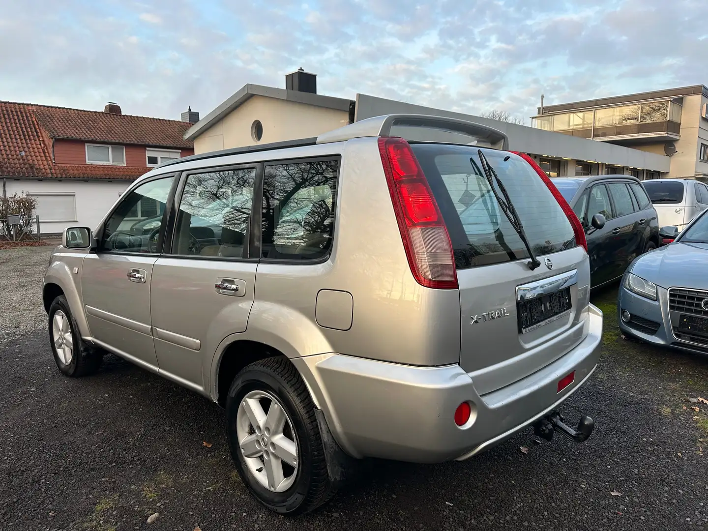 Nissan X-Trail 2.5 16V Sport*Automatik*AHK*4x4*Klima-Alu Gris - 2