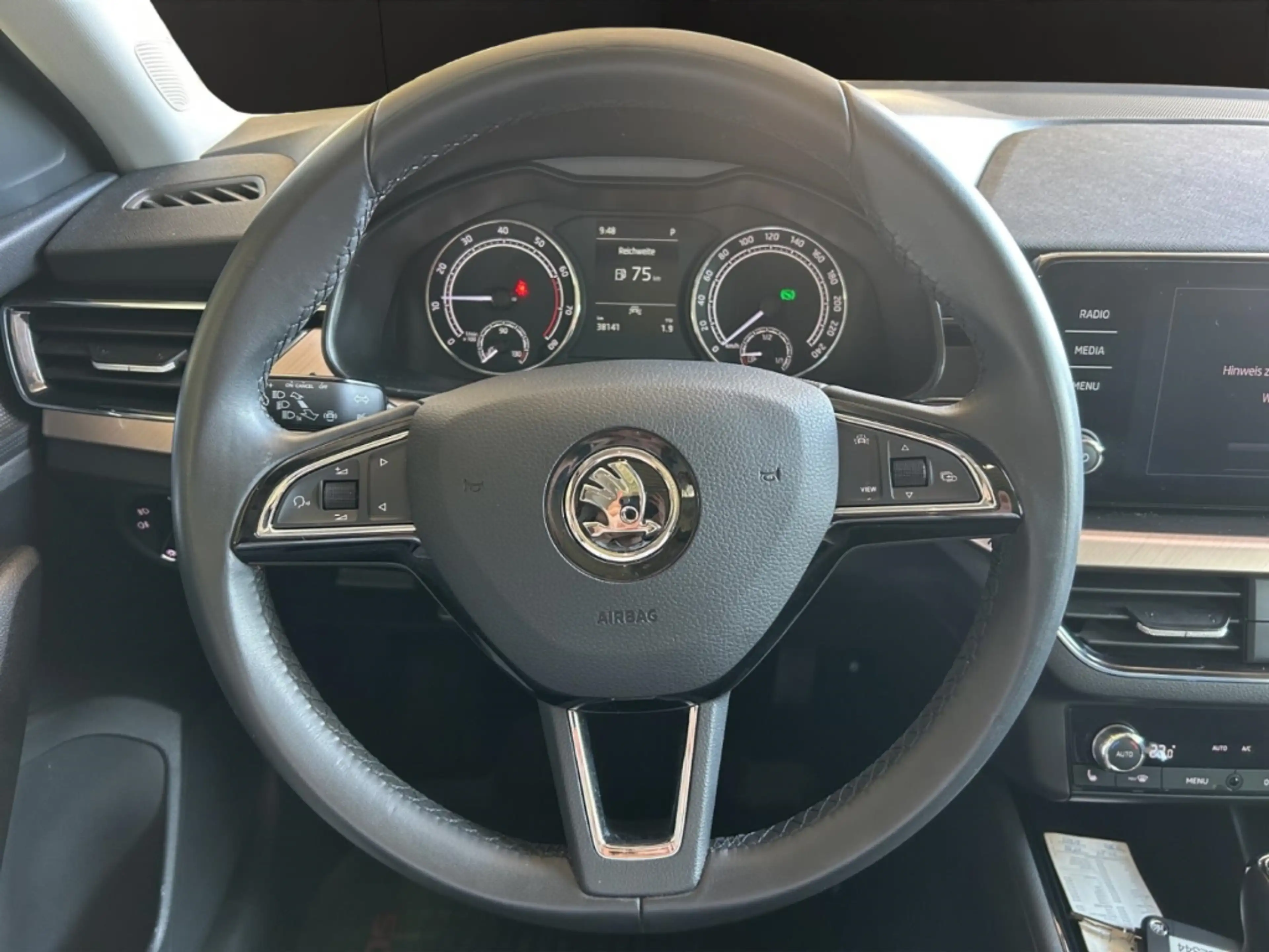 Skoda Scala Style LED Keyless Klimaautom PDC SHZ Kurvenlicht — photo 10