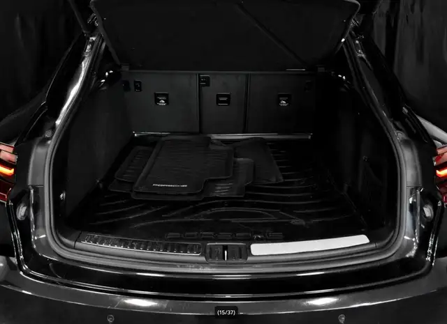 Porsche Macan view 10