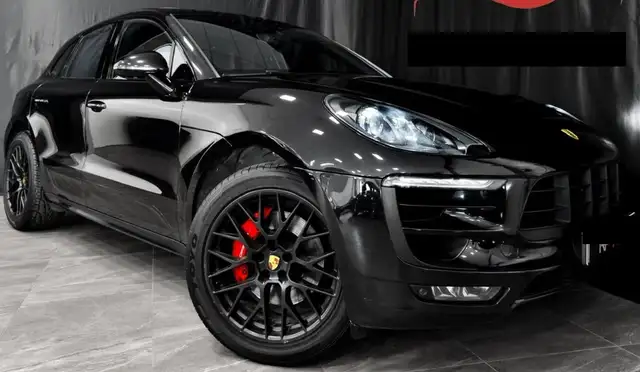 Porsche Macan view 2