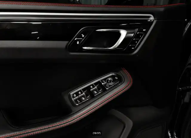Porsche Macan view 13