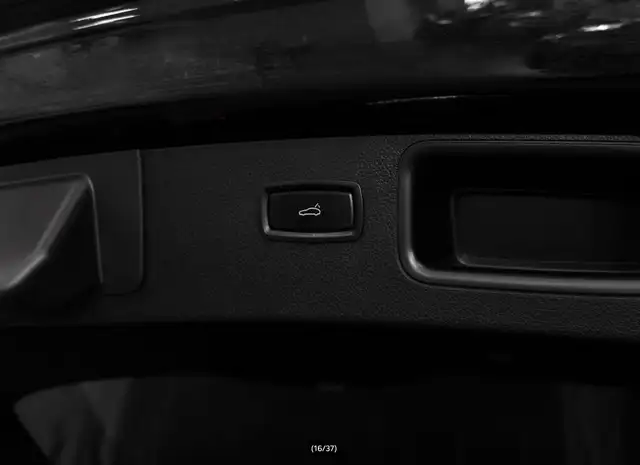Porsche Macan view 11
