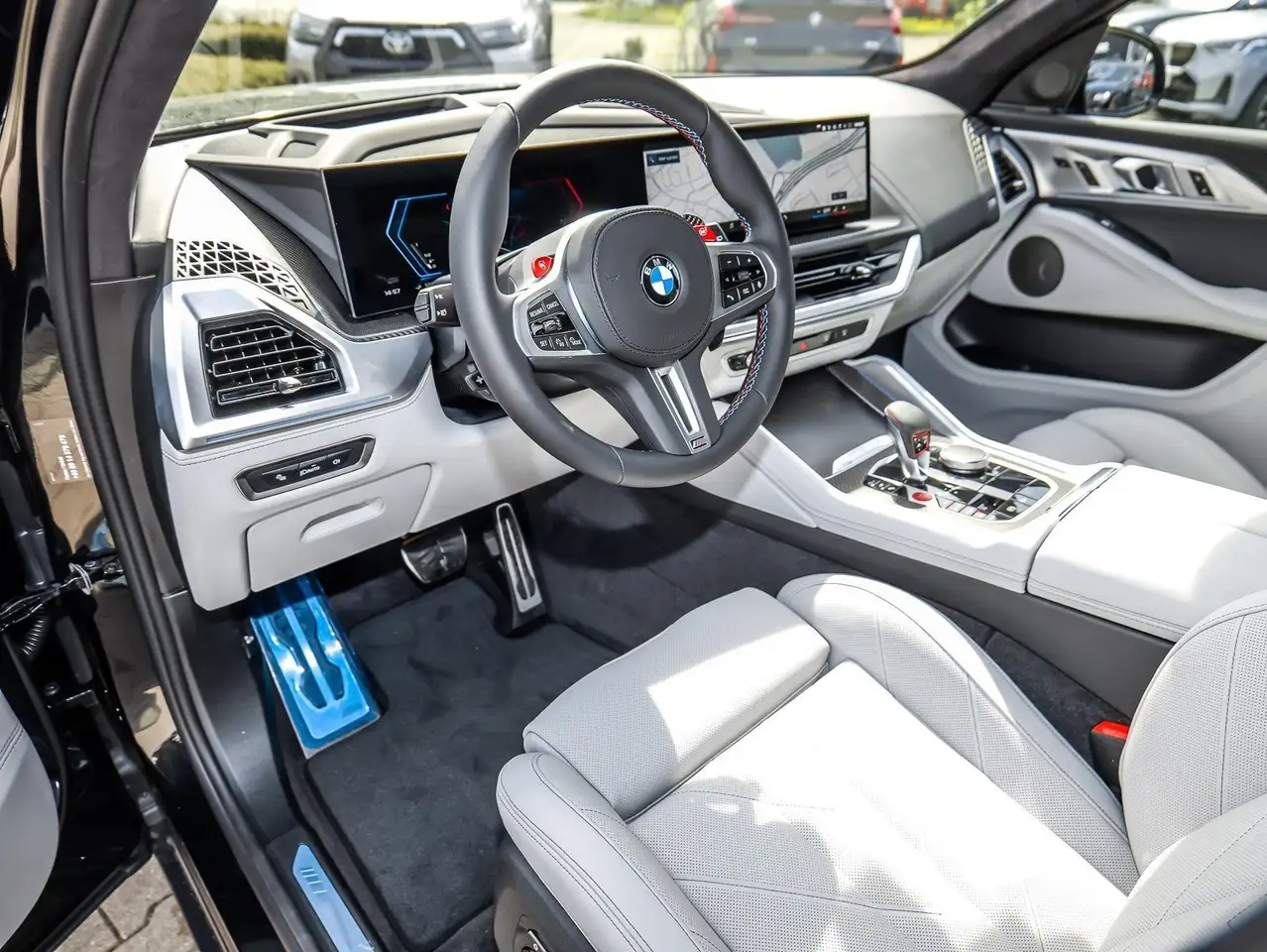 BMW XM 50e 5