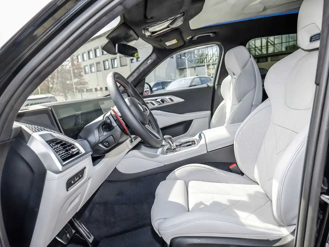 BMW XM 50e 7