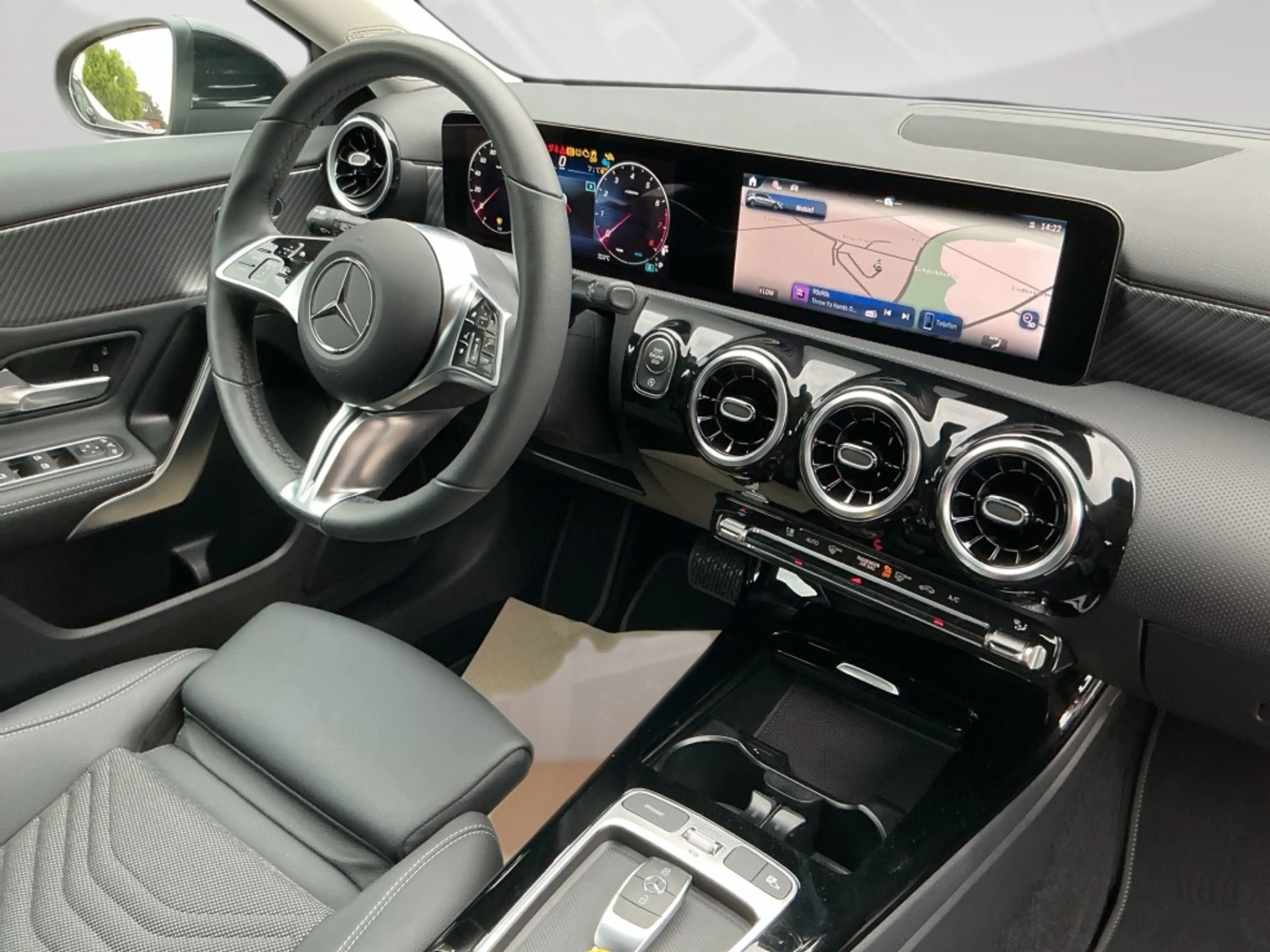 Mercedes-Benz A 200 PROGRESSIVE KAMERA SPUR PDC SHZ — photo 11