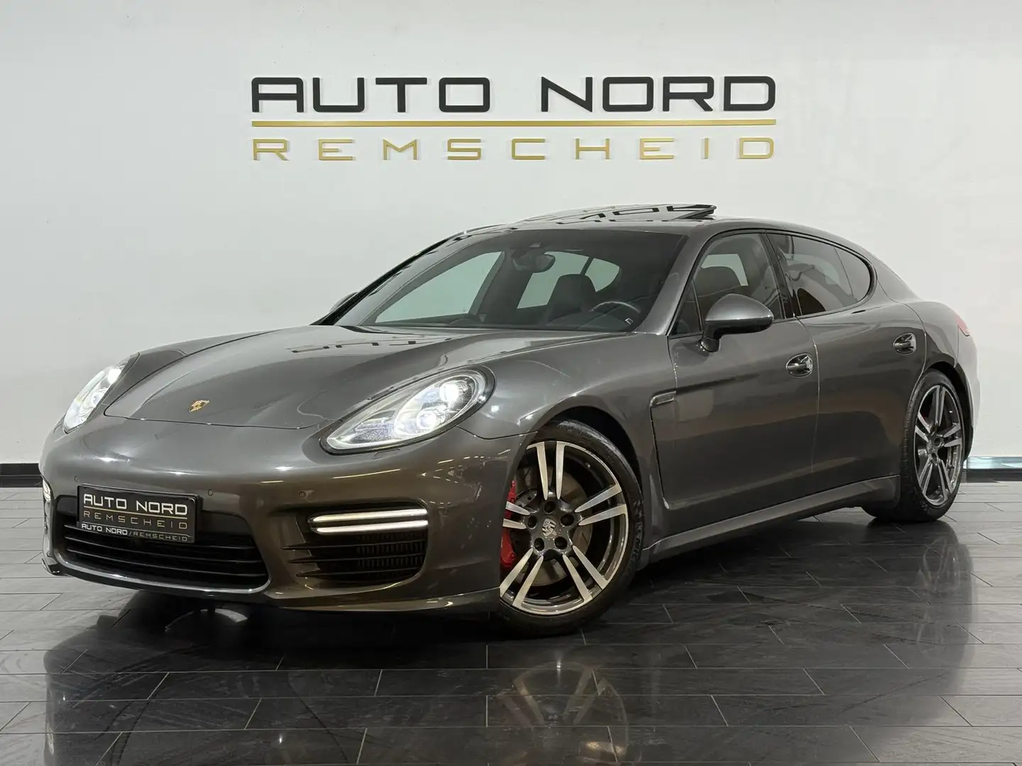 Porsche Panamera Turbo *Sport-Chrono*PDLS+*360°CAM*Bose* Grau - 1