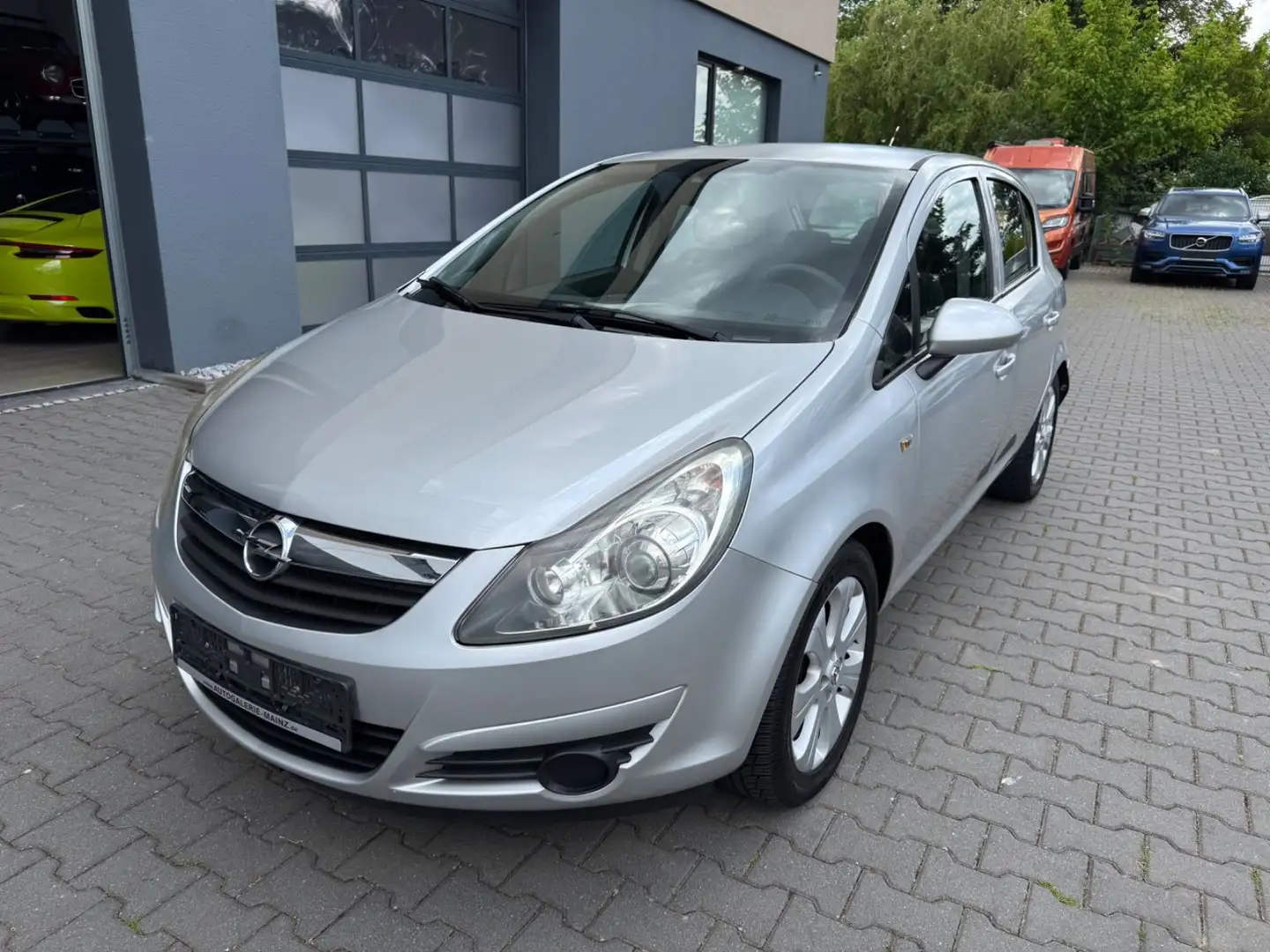 Opel Corsa D Edition Stříbrná - 2