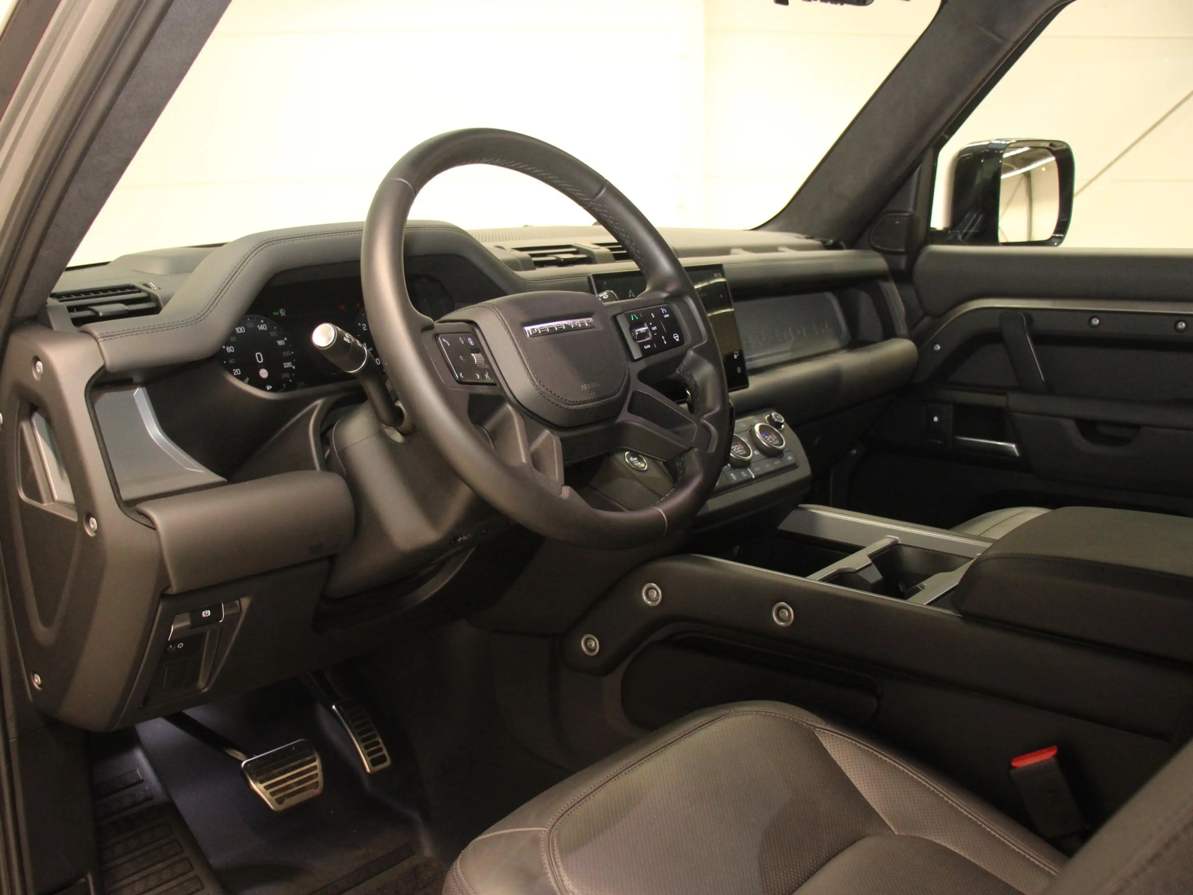 Land Rover Defender 90 P425 X AHK DAB WLAN Klimaaut. — photo 14