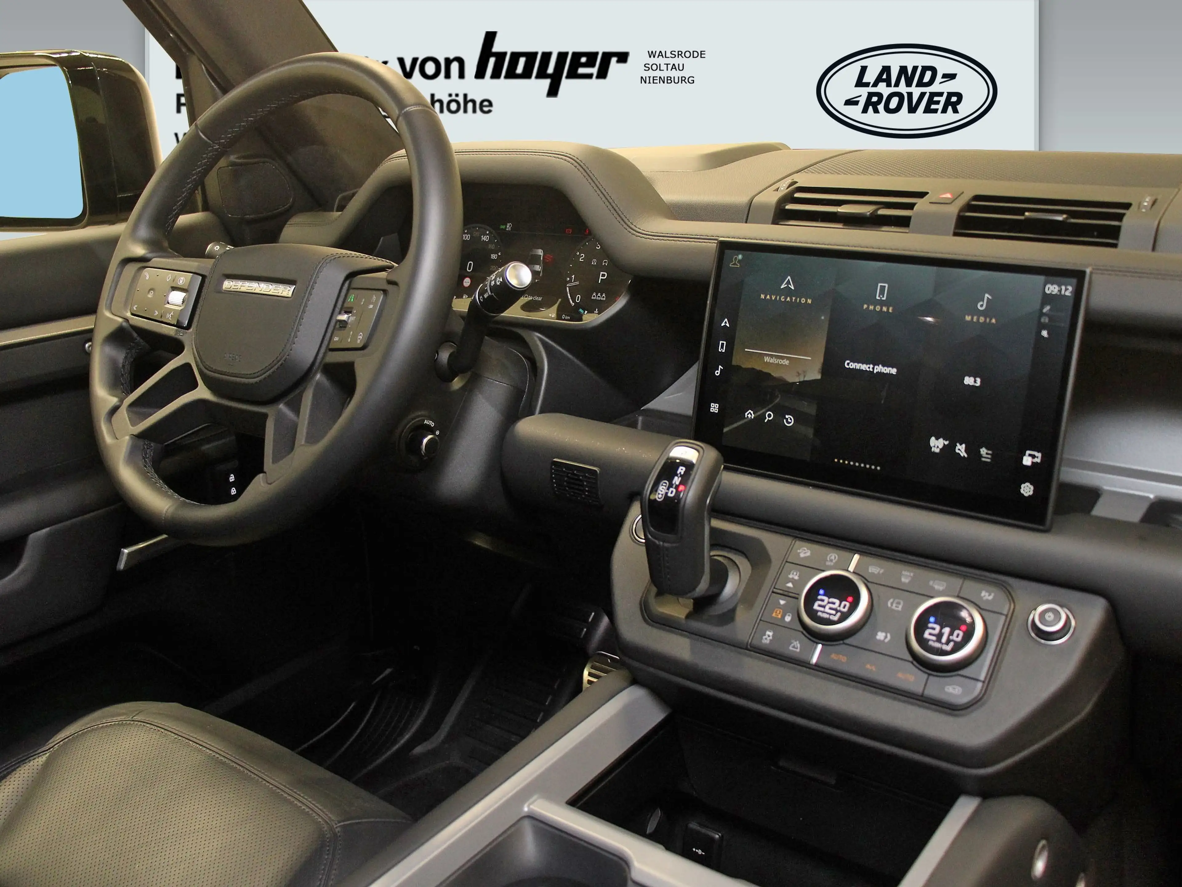 Land Rover Defender 90 P425 X AHK DAB WLAN Klimaaut. — photo 5
