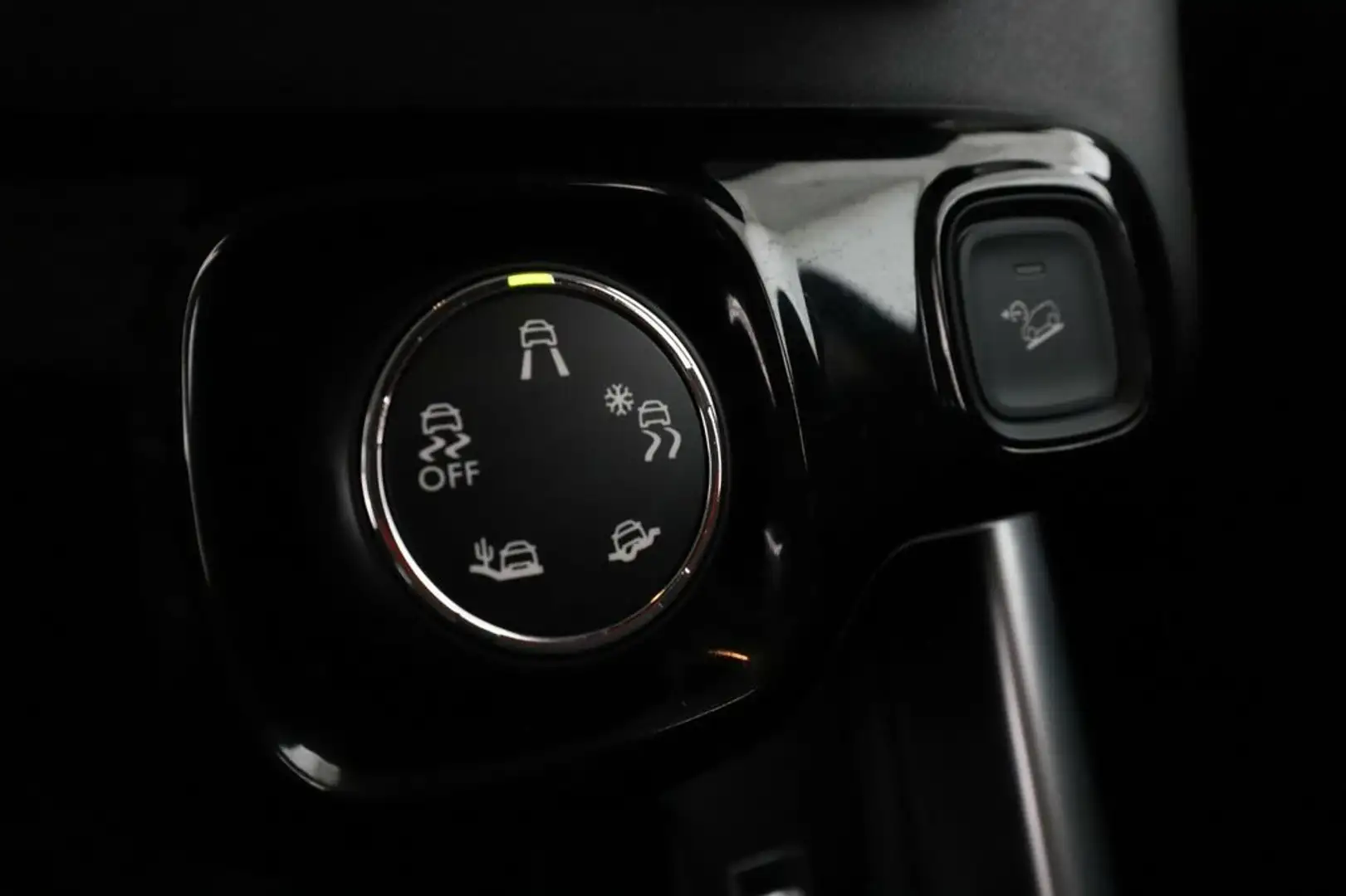 Citroen C3 Aircross 1.2 PureTech Shine Alb - 2