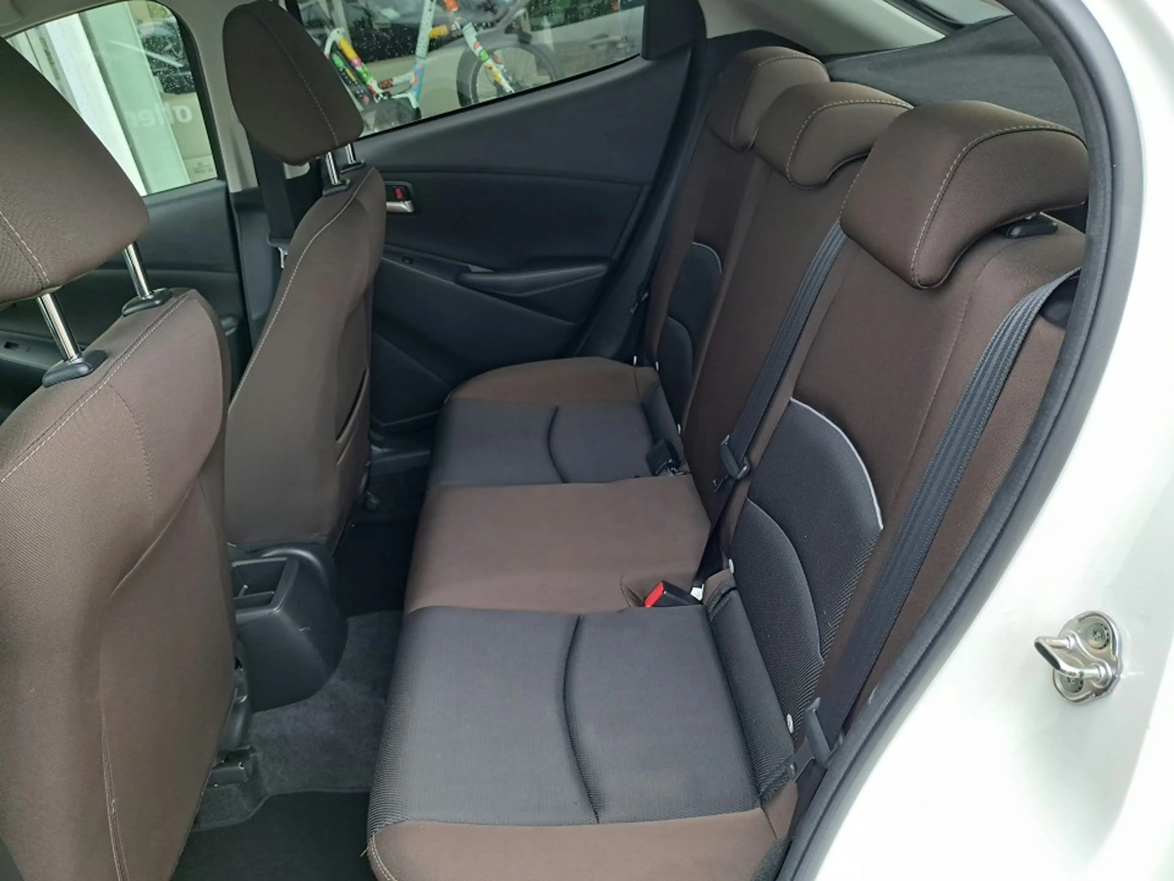 Mazda 2 1.5i KIZOKU LED, RFK, Carplay — photo 11