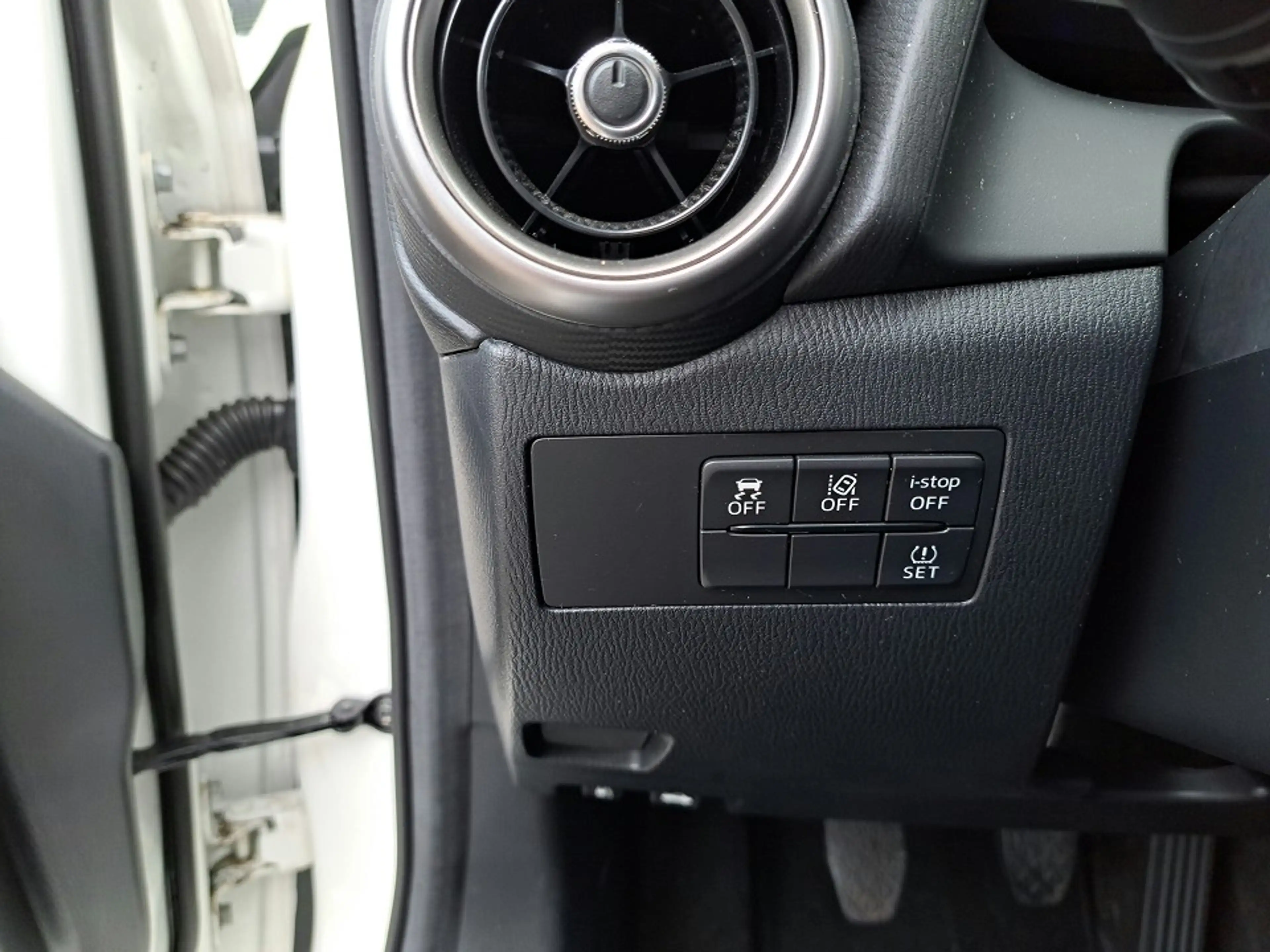 Mazda 2 1.5i KIZOKU LED, RFK, Carplay — photo 14