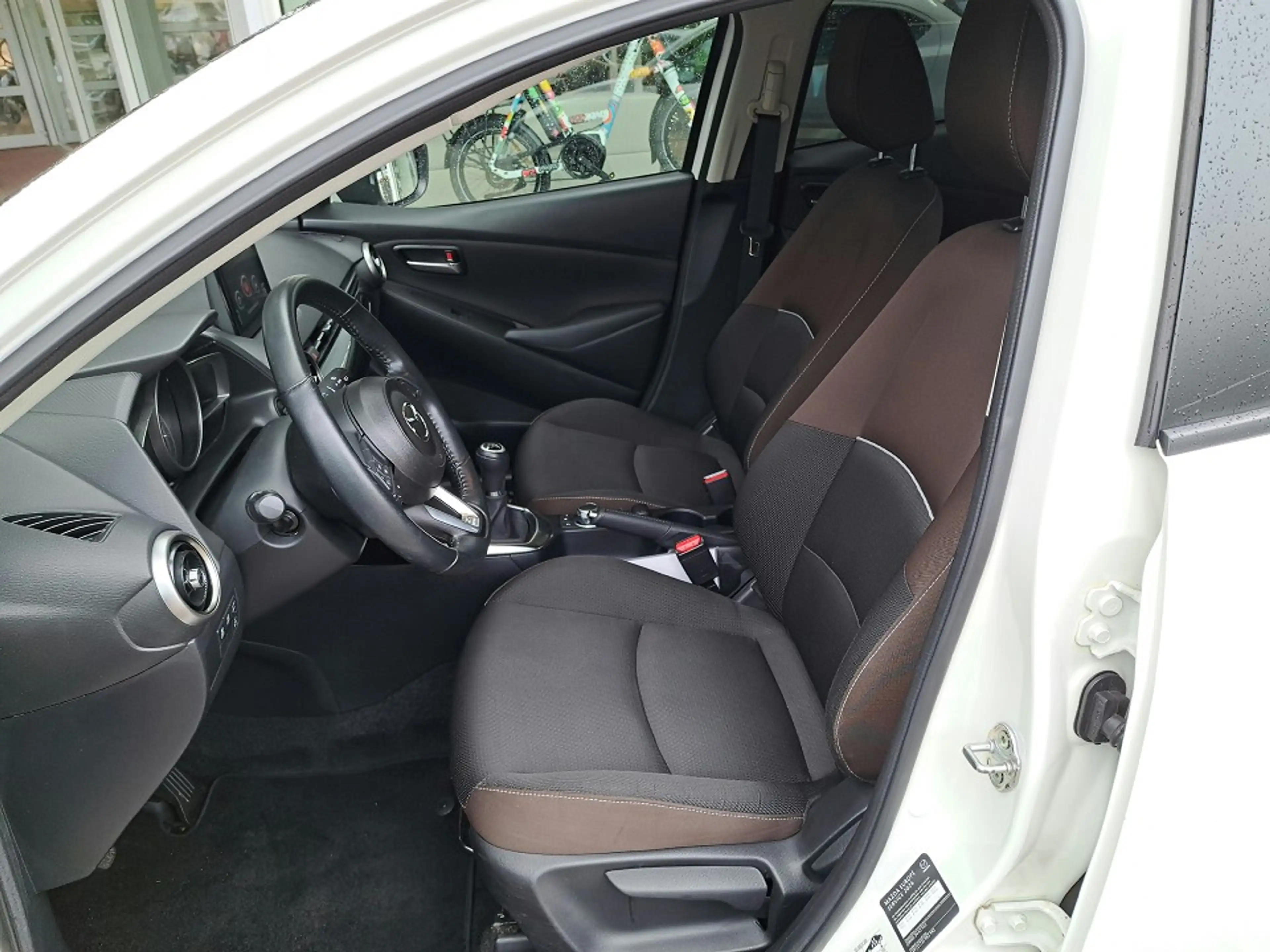 Mazda 2 1.5i KIZOKU LED, RFK, Carplay — photo 10