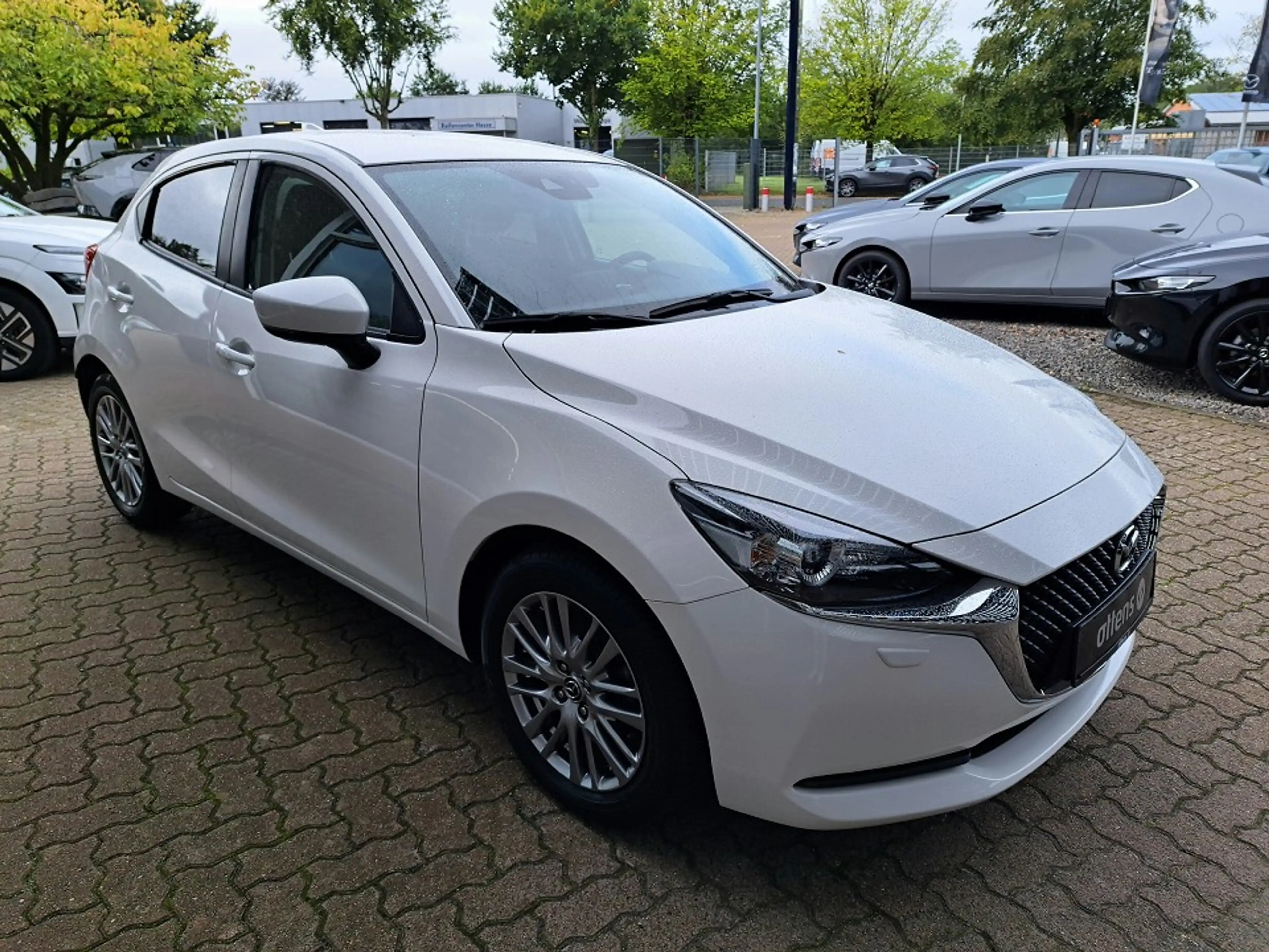 Mazda 2 1.5i KIZOKU LED, RFK, Carplay — photo 4