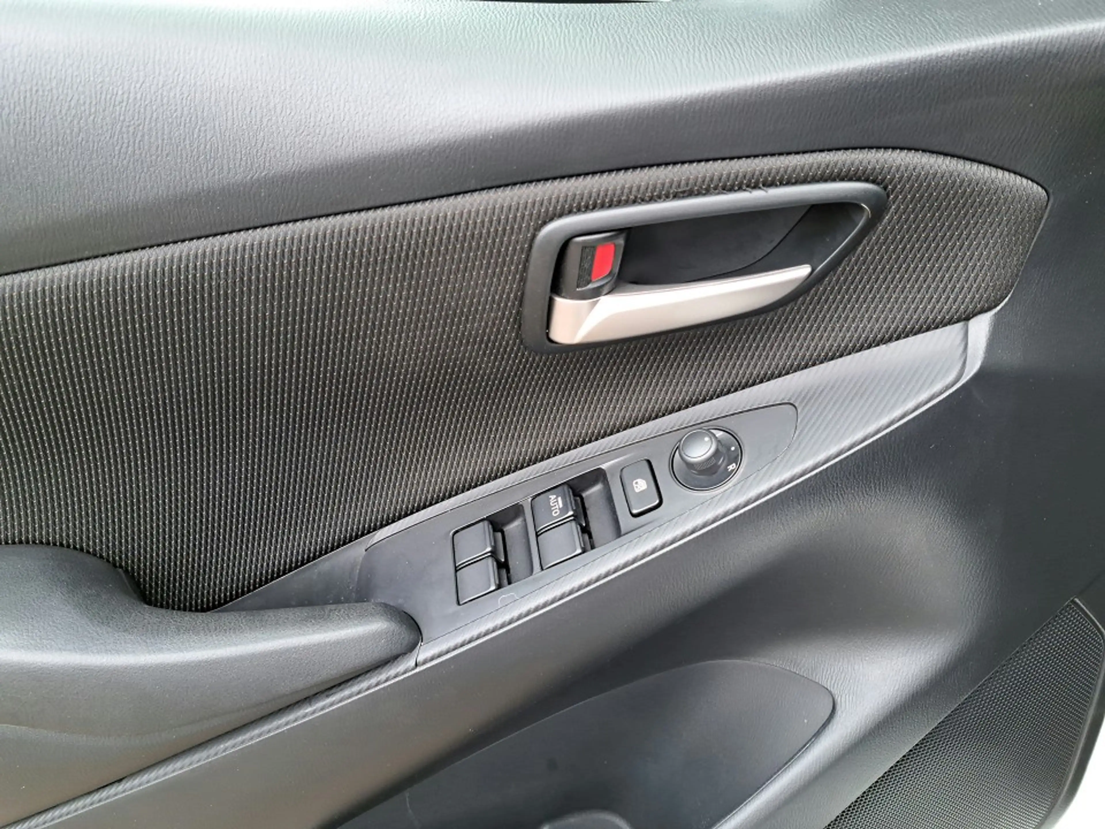 Mazda 2 1.5i KIZOKU LED, RFK, Carplay — photo 12