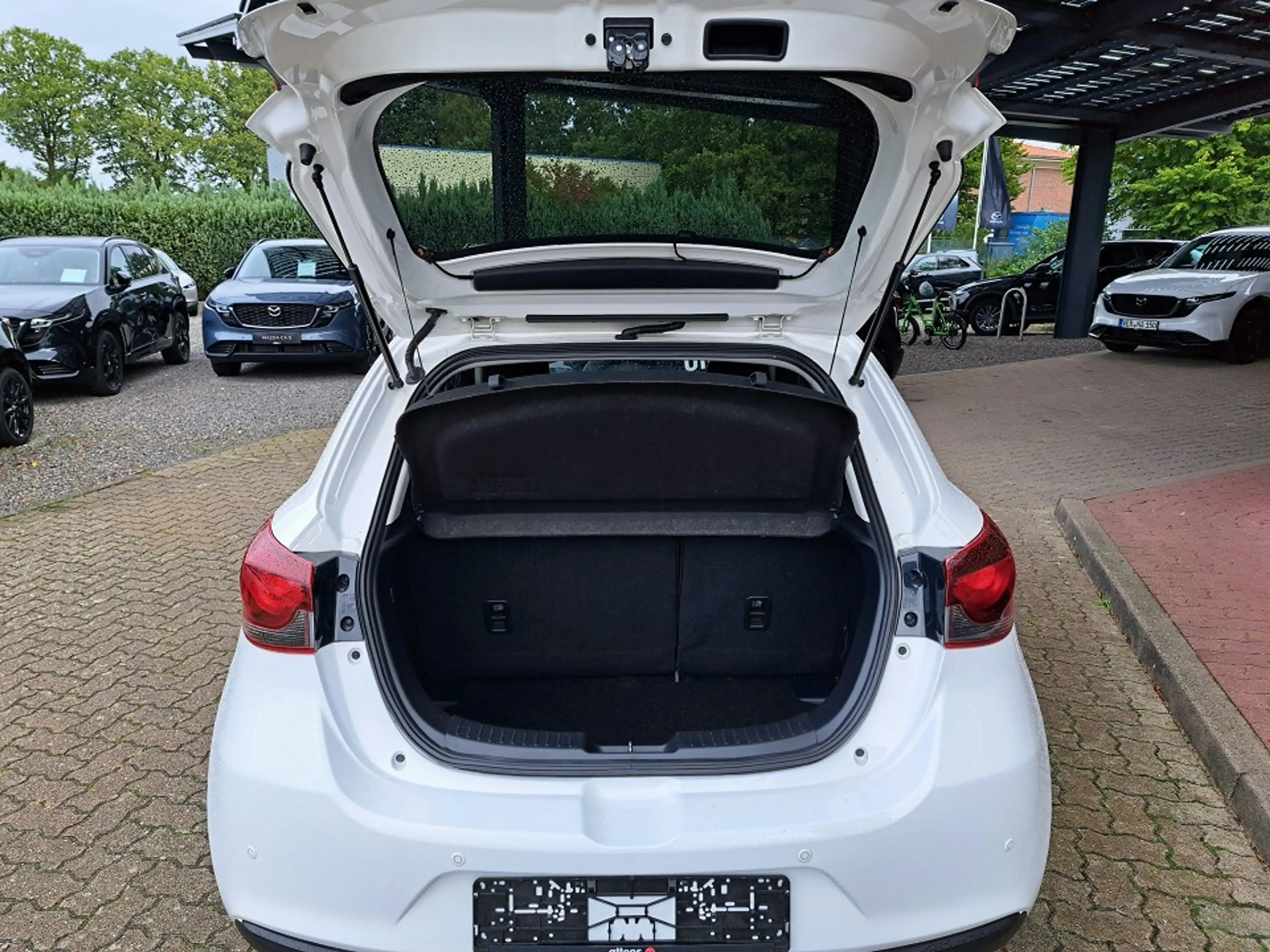 Mazda 2 1.5i KIZOKU LED, RFK, Carplay — photo 9