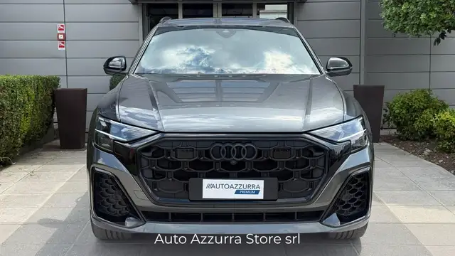 Audi Q8 view 2